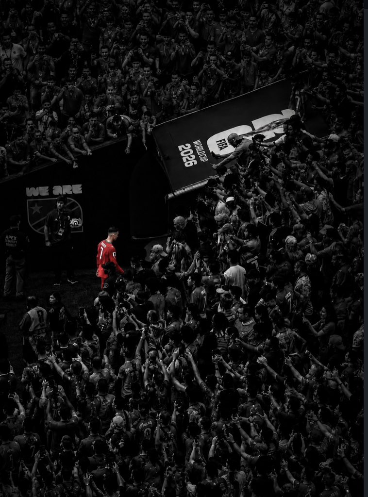 1JLINGZ's tweet photo. C. Ronaldo ❤️‍🩹
You’re the best 🐐 https://t.co/2eokXqBlGN