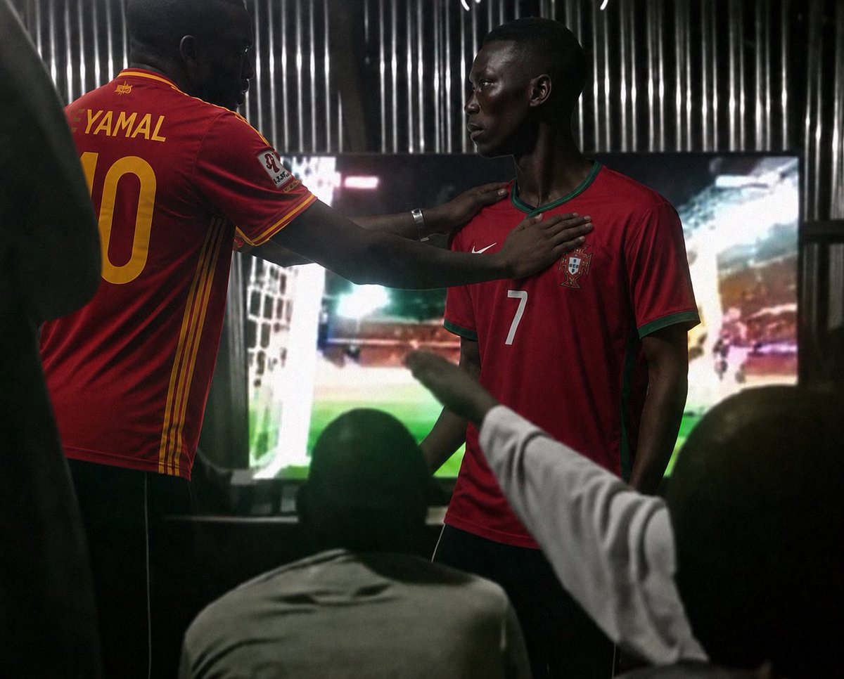 Kobby_Vaas's tweet photo. Do you know Ronaldo a.k.a Mr champions league 
Yes we know but let him present his World Cup trophy 😂😂 https://t.co/TrQlOsOuN4