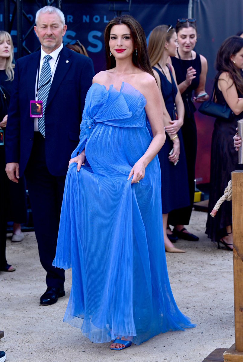 SoyGerardCortez's tweet photo. Mucha moda en el estreno de La Odisea, estoy viviendo con lo sexy y elegante del vestido de Lupita 😍 https://t.co/ErtpsHuJwj