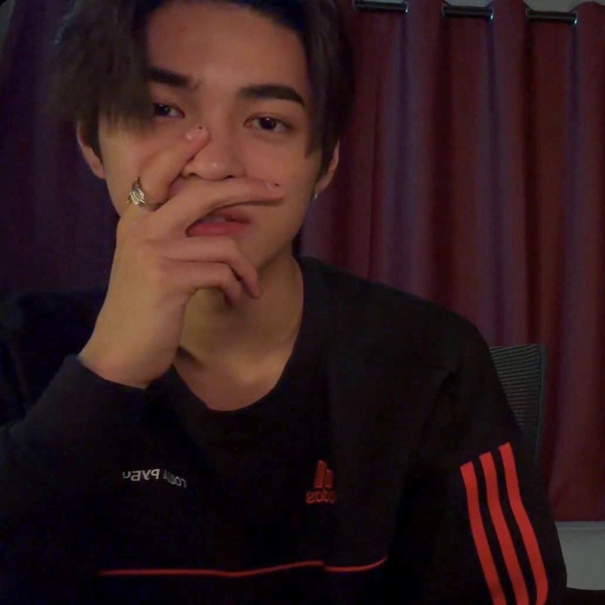 axtropluto's tweet photo. this is the first time since debut that he lwk looks like how he did during the documentary https://t.co/mQWBD0Ys5E
