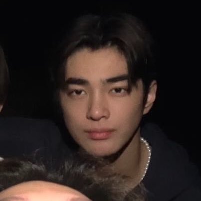 axtropluto's tweet photo. this is the first time since debut that he lwk looks like how he did during the documentary https://t.co/mQWBD0Ys5E