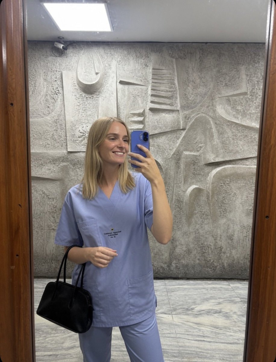 nosoypitti's tweet photo. Ayer caí al quirófano así, cuando entré como que todos hicieron una micro dosis de propofol https://t.co/5ibuCGVsGO