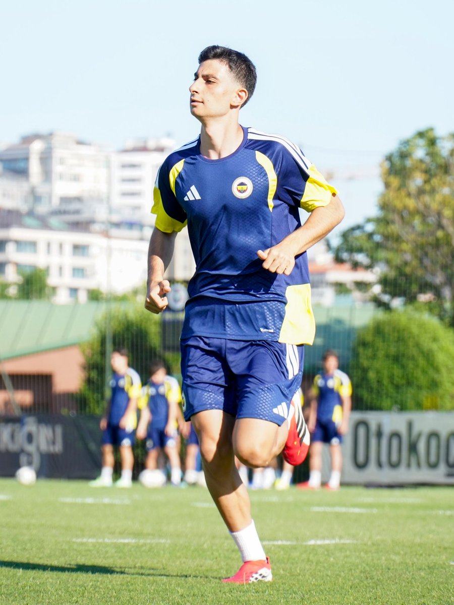 fbakademi's tweet photo. 📸 Yeni sezonun ilk antrenmanından kareler.

#U19 #GençKanaryalar https://t.co/yWo53PCK5g