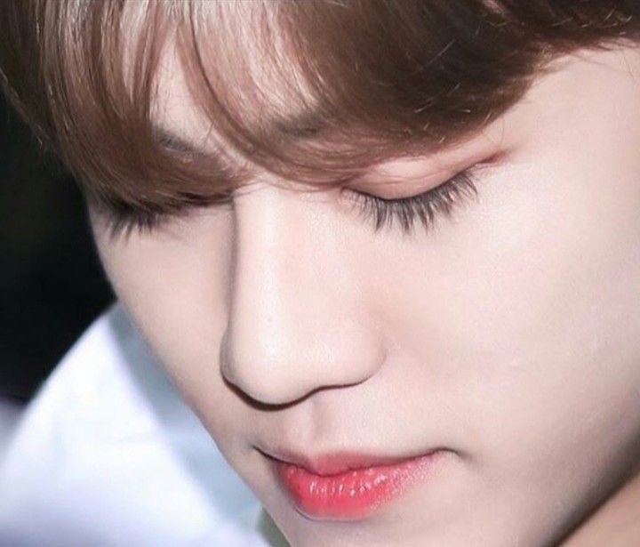 labelnjm's tweet photo. save me from men’s with long pretty lashes https://t.co/6wsFcOiUWB