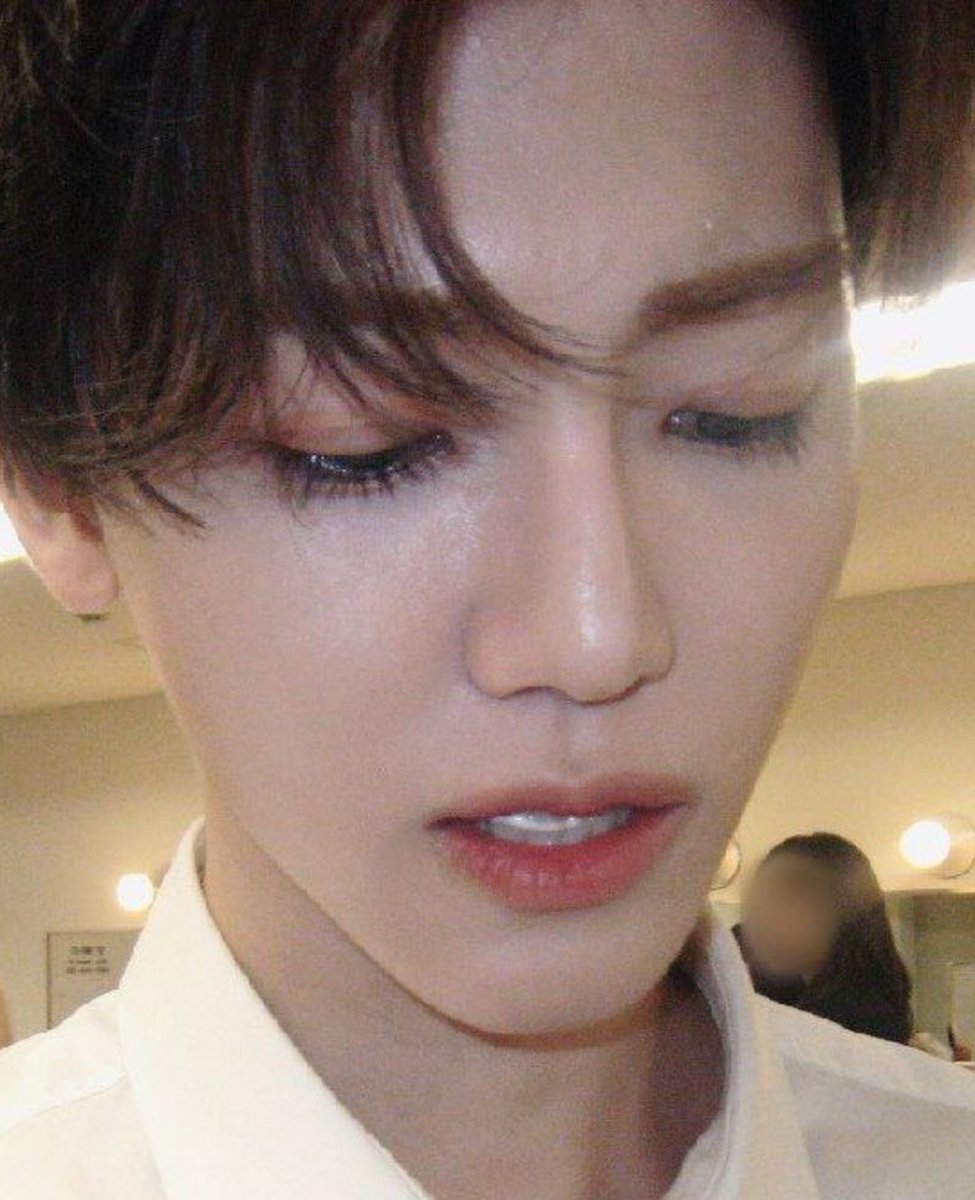 labelnjm's tweet photo. save me from men’s with long pretty lashes https://t.co/6wsFcOiUWB