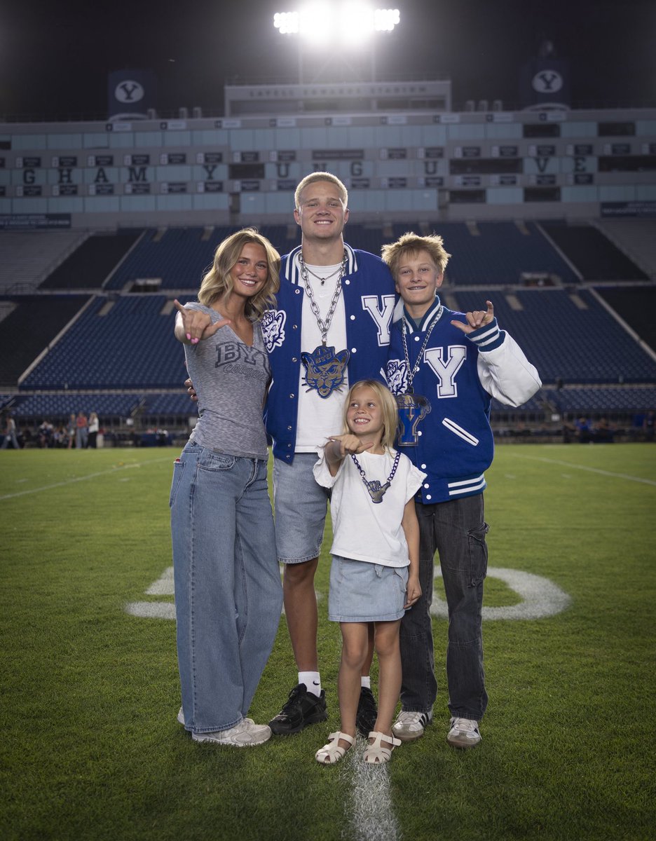 PeytonHigginson's tweet photo. Cougar Nation…I’m HOME! 

@BYUfootball @BYUCougars @DemarioWarren @Coach_Popp @kalanifsitake @BYU_CoachJustin @BYUFBRecruiting @lew_walk7 @foote_chad @hills_salem @JeffHigginson @trackitsports @BlairAngulo @GregBiggins @CKennedy247 @DeseretSports @kslsports @Andy_Pham1 @PrepRedzone @PrepRedzoneUT @BeehiveBuzz_ @SlingintheP @BrandonHuffman