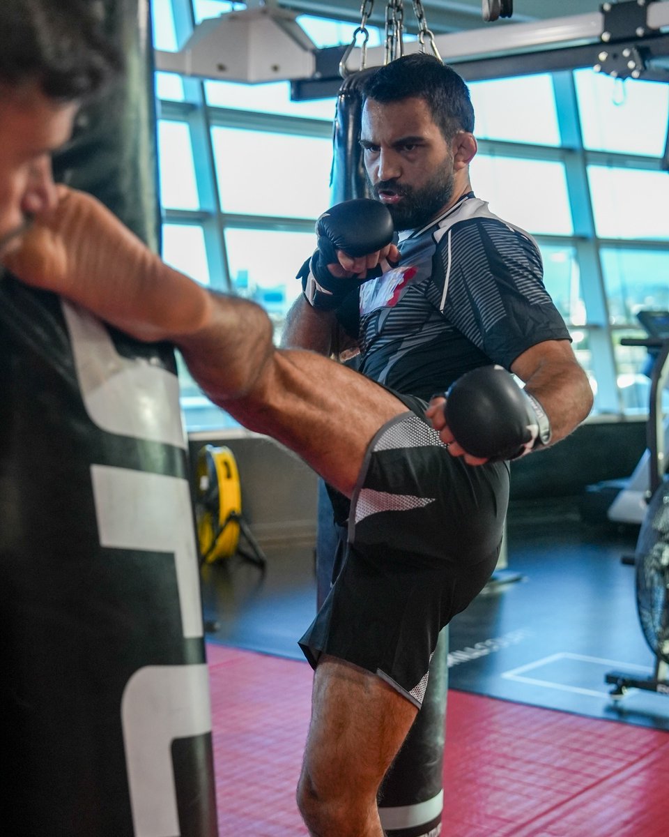 UFCEspanol's tweet photo. 🔥 La cuenta regresiva continúa.

Benoît Saint Denis ya está en el UFC PI preparando lo que viene en #UFC329. 🥊

Sáb. 11 Jul | Ver en vivo por @PPlusDeportes https://t.co/NLjW6eaN9w