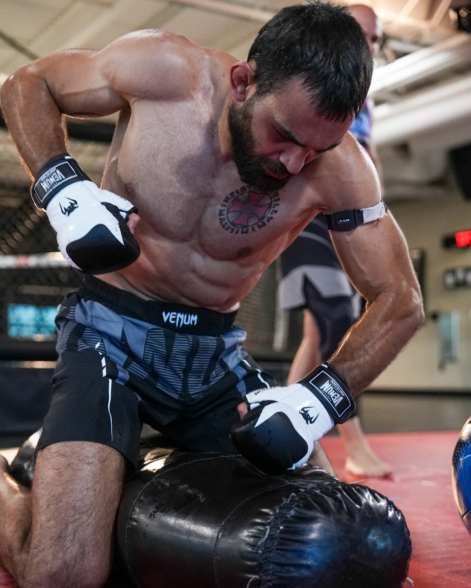 UFCEspanol's tweet photo. 🔥 La cuenta regresiva continúa.

Benoît Saint Denis ya está en el UFC PI preparando lo que viene en #UFC329. 🥊

Sáb. 11 Jul | Ver en vivo por @PPlusDeportes https://t.co/NLjW6eaN9w