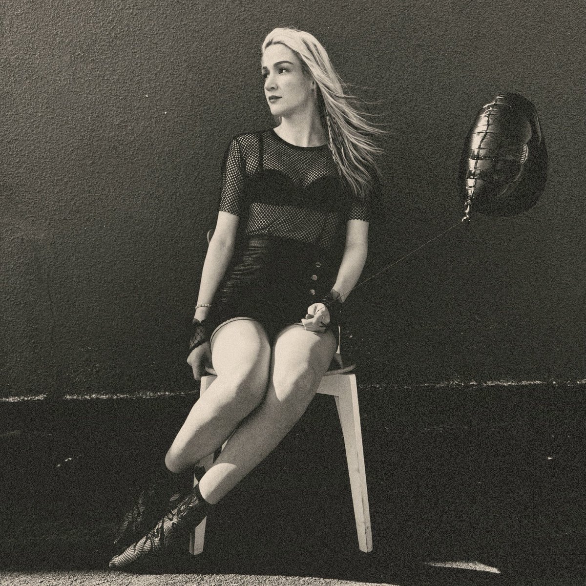 MalibuDelish's tweet photo. ‘Don't break my heart’ alternative covers from the photoshoot 🖤 #transartist #altartist #rockartist https://t.co/UmdXdUlbYI