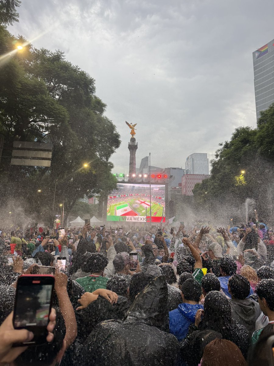 gjs1601's tweet photo. 🇲🇽 México 2-3 England 🏴󠁧󠁢󠁥󠁮󠁧󠁿 from Angel de la Independencia in Mexico City - what an experience! A bird bought me a Mexico shirt with my name on the back so I had to wear it but it probably saved me from a hiding 😂 the Mexicans were not happy at the end! https://t.co/wt5uYOp8mM