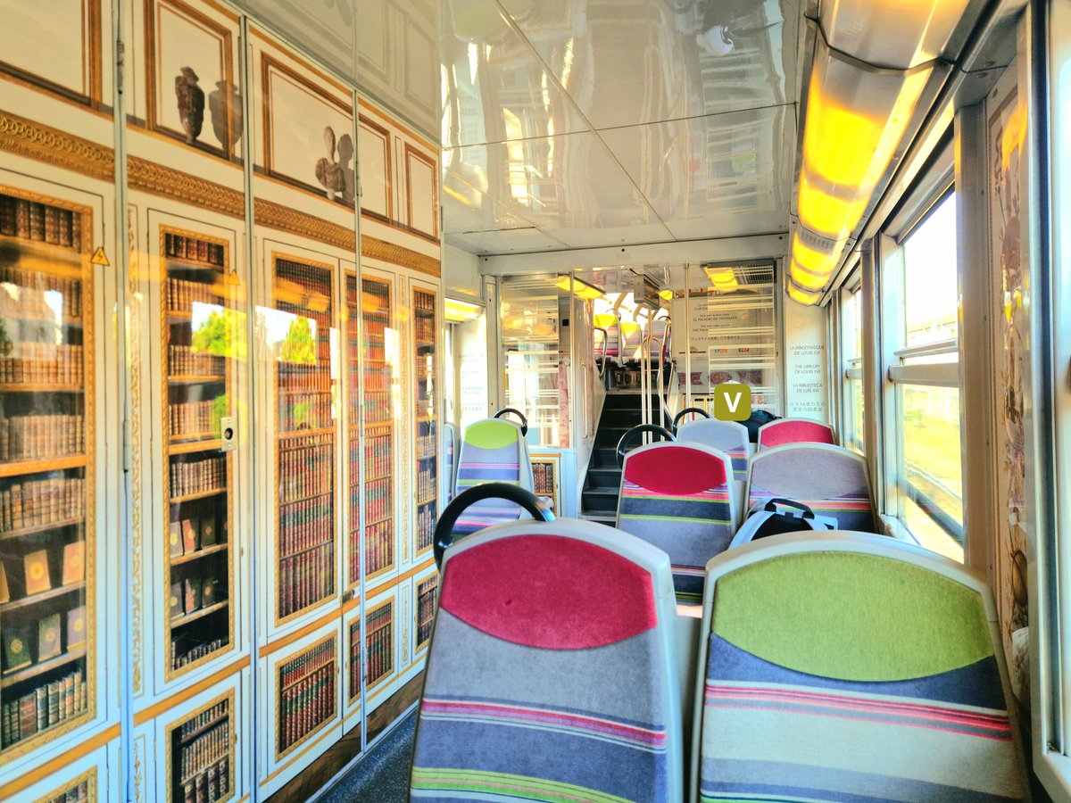 sgenmobilite's tweet photo. Curiosité ce soir sur la plus courte ligne de Transilien @LIGNEV_SNCF avec la rame Z 5600 48T "Evolys" à 6 voitures du RER C et qui va bientôt être réformé assurant un renfort de la pointe du soir ! #lignev #transilienv #massy #versailles #mick #cime #z5600 #evolys #carmilion https://t.co/HftMZpNL12