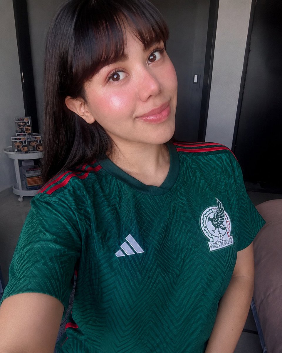 karlishx's tweet photo. Se cancela mi Jersey, la IA me acaba de ahorrar $1,600 https://t.co/cFVlgVK9NT