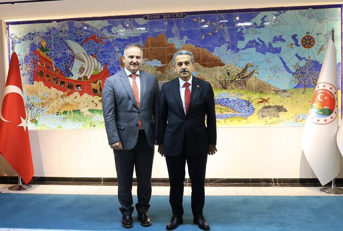 hrumedya's tweet photo. Bir takım temaslarda bulunmak üzere Şırnak ilinde bulunan Rektörümüz Prof. Dr. Mehmet Tahir Güllüoğlu, Şırnak Valisi Birol Ekici ile bir araya geldi. 

Gerçekleştirilen görüşmede Üniversitemiz ile Şırnak’ta bulunan kamu kurumları arasındaki iş birliğinin geliştirilmesine yönelik değerlendirmelerde bulunulurken, Harran Üniversitesi tarafından yürütülen akademik, bilimsel ve kültürel çalışmalar hakkında da bilgi paylaşımında bulunuldu.

Üniversitemize gösterdikleri yakın ilgi ve misafirperverlik dolayısıyla Şırnak Valisi Sayın Birol Ekici’ye şükranlarımızı sunuyoruz.
@BirolEkici73 @mtahirgulluoglu @SirnakValiligi