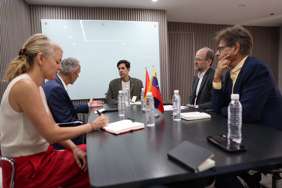 OliverBlanco's tweet photo. Reuniones con la Dirección General de Protección Civil y Operaciones de Ayuda Humanitaria de la Unión Europea (DG ECHO) 🇪🇺y la Cooperación Suiza 🇨🇭 para revisar los próximos pasos de la cooperación humanitaria en apoyo a los afectados por los terremotos. Seguimos fortaleciendo la coordinación para brindar una respuesta oportuna y efectiva.