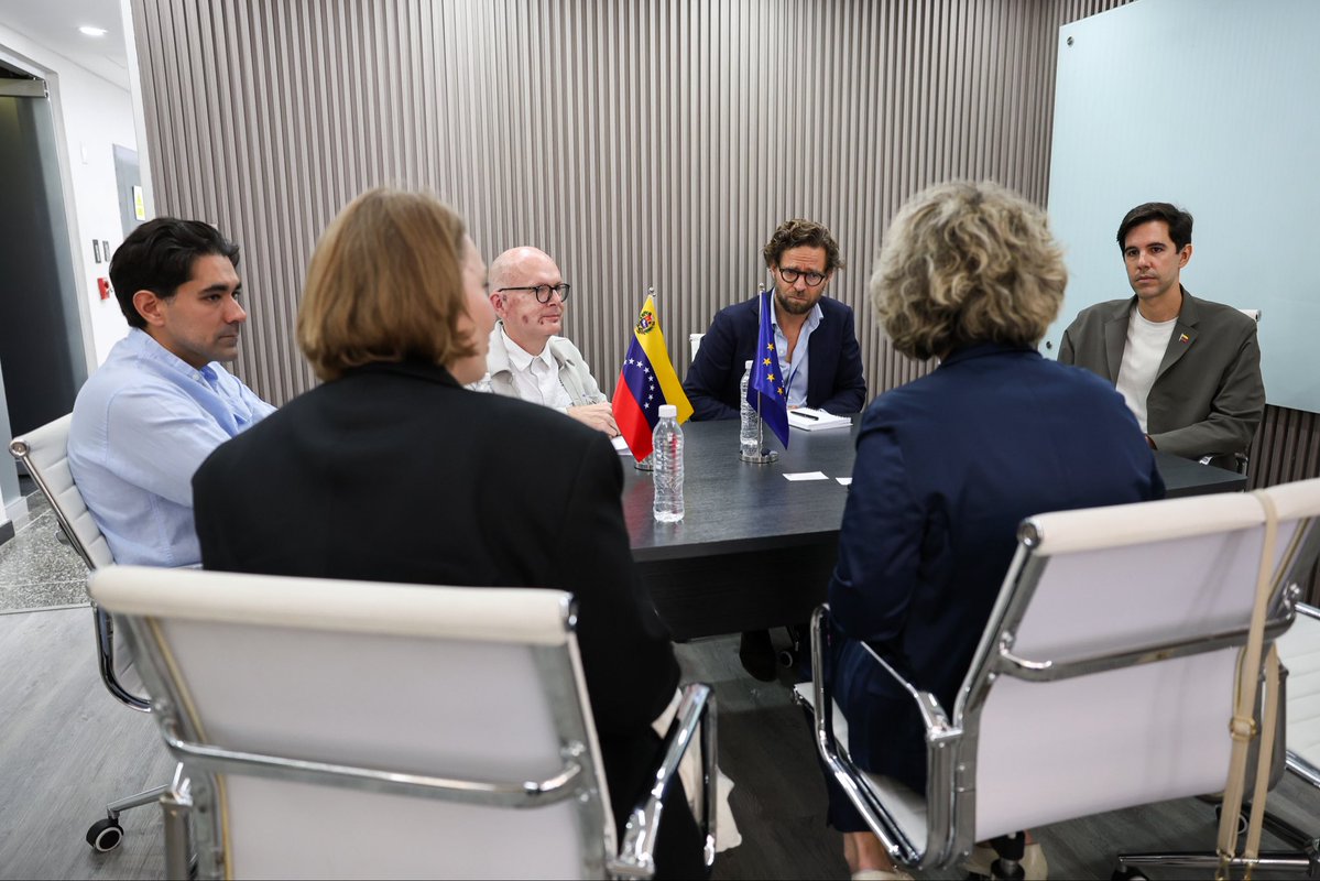 OliverBlanco's tweet photo. Reuniones con la Dirección General de Protección Civil y Operaciones de Ayuda Humanitaria de la Unión Europea (DG ECHO) 🇪🇺y la Cooperación Suiza 🇨🇭 para revisar los próximos pasos de la cooperación humanitaria en apoyo a los afectados por los terremotos. Seguimos fortaleciendo la coordinación para brindar una respuesta oportuna y efectiva.