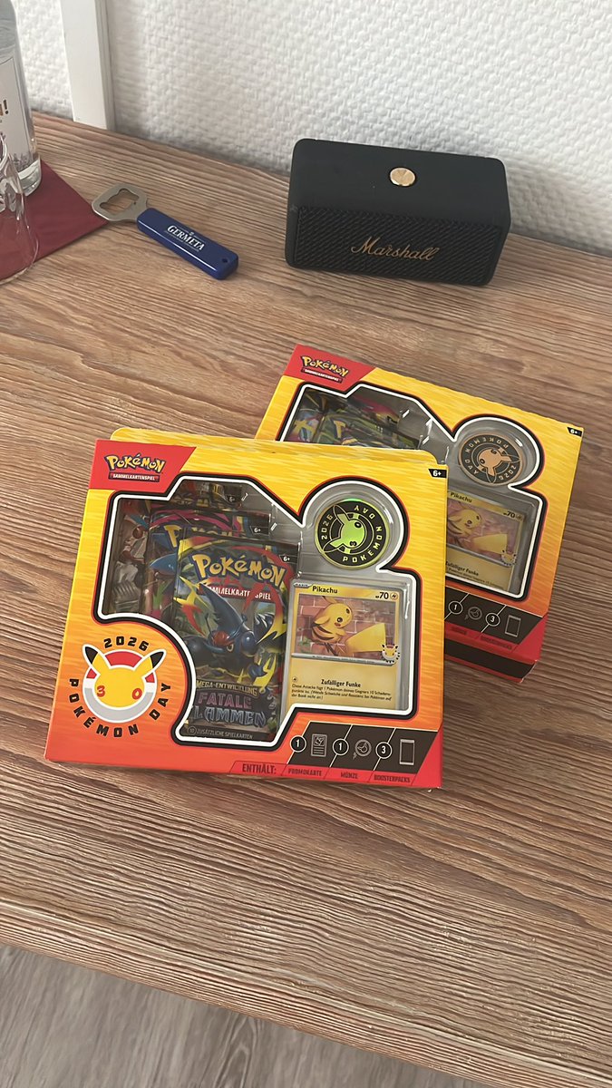 RenditeReiner's tweet photo. Bevor ich heute ins Hotel bin, habe ich bei Edeka noch ein paar Pokémon Day Boxen gefunden.
Jetzt wird geripped!
@Karten_Dompteur
#Pokemon #Pokeday #boosteropening #PokemonTCG #PokemonKarten #PokemonCards #PokemonBooster #BoosterOpening #BoosterRip #PackOpening #PackRip #PokemonCommunity #TCGCommunity #TradingCards #CardCollector #PokemonSammler #PokemonDeutschland #TCGDeutschland #PokeInvesting #PokemonInvesting #ChaseCard #HitOrMiss #Charizard #Pikachu #PokemonReels #TikTokPokemon #PokemonShorts