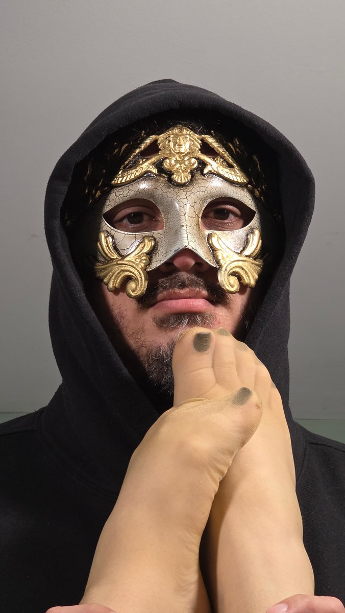 KingNylons's tweet photo. New things are coming soon! I can't wait! ⚡️🤴 https://t.co/IqELFEcnqt