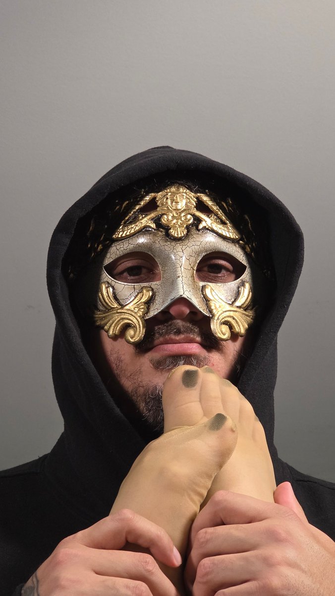 KingNylons's tweet photo. New things are coming soon! I can't wait! ⚡️🤴 https://t.co/IqELFEcnqt