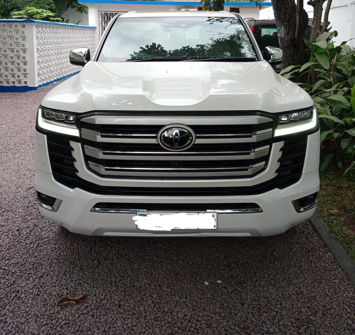 occkin's tweet photo. 🚘 TOYOTA LAND CRUISER ZX TWIN TURBO – 2024
💰 Prix : 130.000 $
🔹 Année : 2024
🔹 Sans plaque
🔹 Boîte automatique
🔹 Essence
🔹 Moteur V6 Twin Turbo
🔹 Volant à droite
🔹 Kilométrage : 2 061 km
⚠️ Véhicule sous statut diplomatique (exonéré de douane).
📞 Contact : 082 995 1769 https://t.co/dKnvxFLlQf