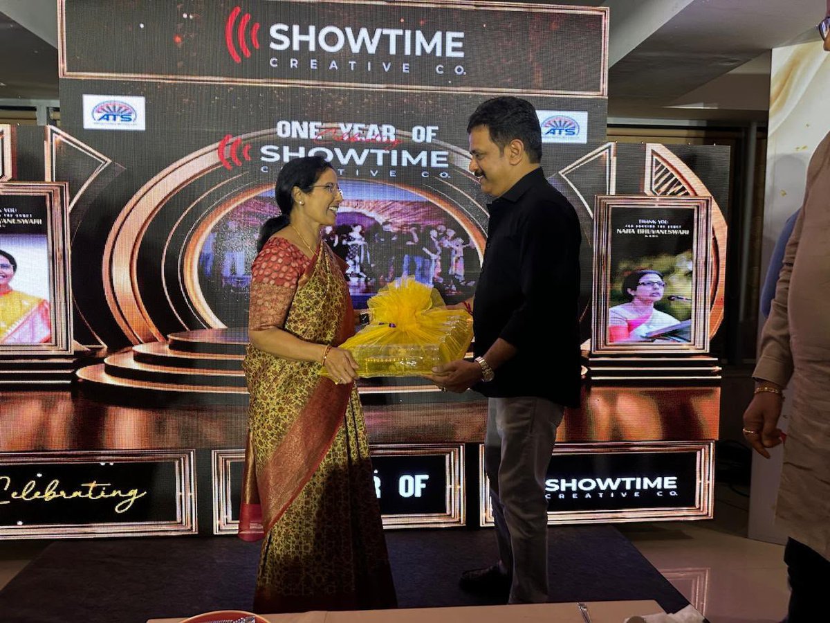 baraju_SuperHit's tweet photo. A special guest for a special milestone! ✨
APSFTVTDC #BharathBhushan Garu joined us in celebrating One Year of Showtime Creative Co. ❤️
Your presence, encouragement, and best wishes made this milestone even more meaningful. 🙏
#ShowtimeCreativeCo https://t.co/snYdwfqjov