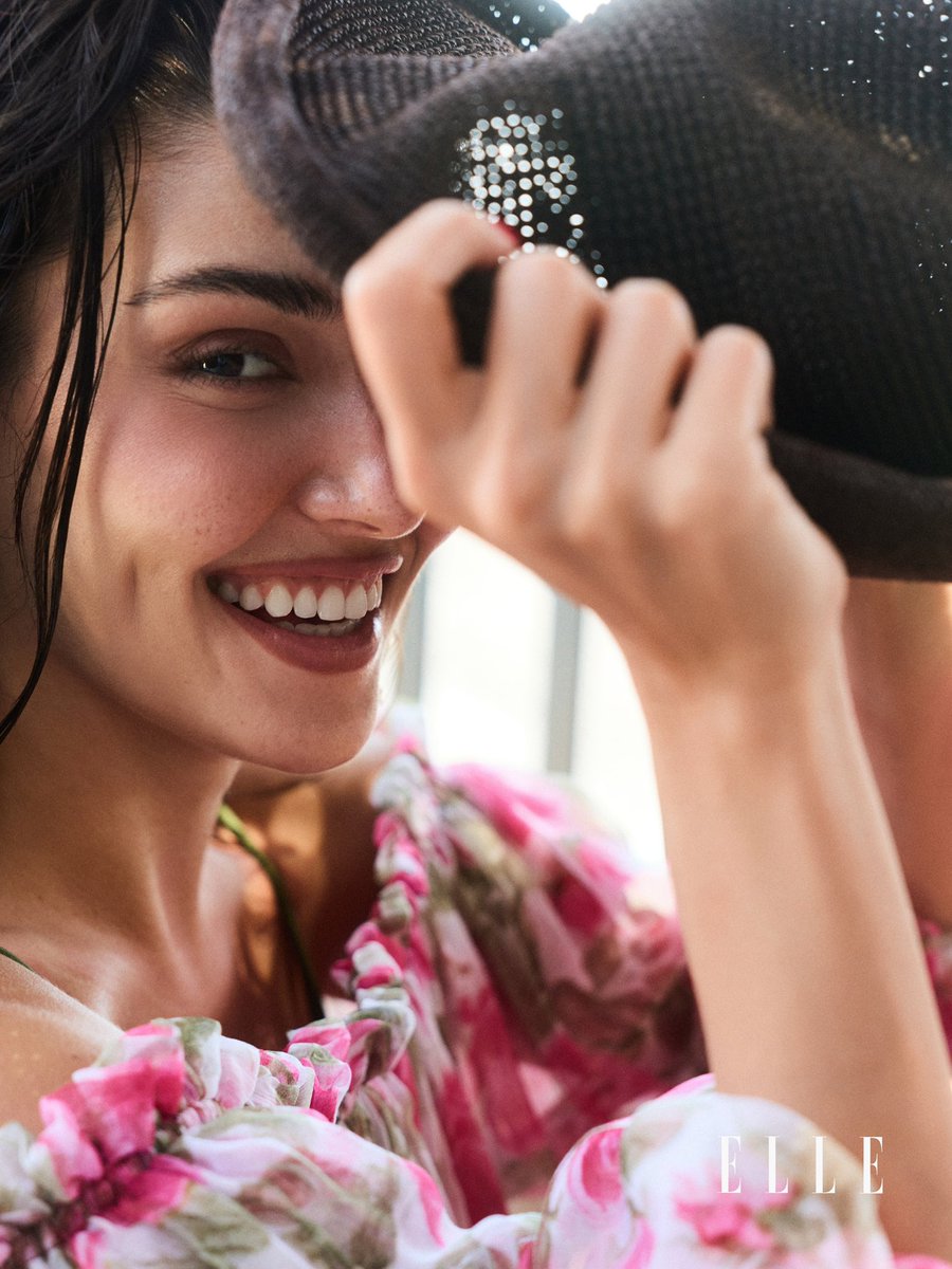 portalhandebr's tweet photo. Hande Erçel para a edição de julho da revista ELLE Turquia. #2
#HandeErçel | #HandeXELLE https://t.co/9i9LdBOZ6B