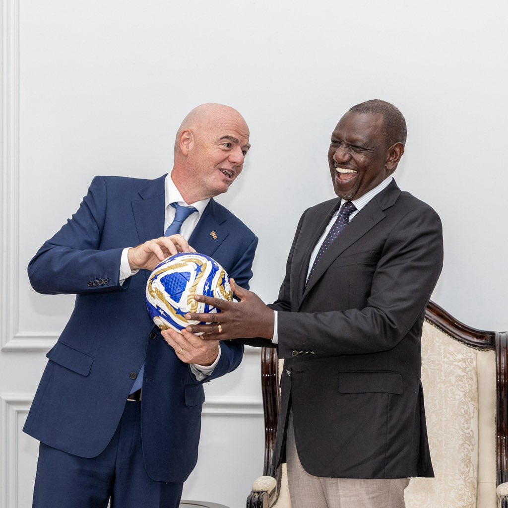 BossGe_'s tweet photo. @clashreport @Tai_japh Our President should also call FIFA President Infantino so that Kenya can play the Quarter finals. https://t.co/uyqbrp1gV6