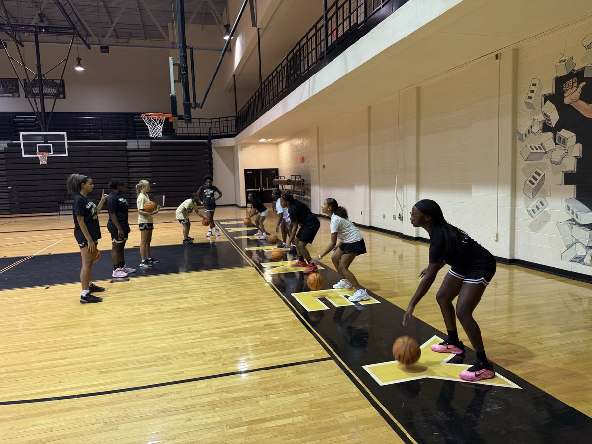 GaffneyGBB's tweet photo. Back to work we go. 

7:00 AM lift ✅ 
Day 1 of Youth Camp ✅ 

#DAES https://t.co/Lv1EQKcWKl