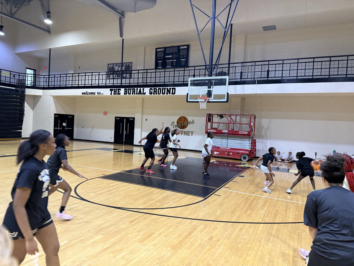 GaffneyGBB's tweet photo. Back to work we go. 

7:00 AM lift ✅ 
Day 1 of Youth Camp ✅ 

#DAES https://t.co/Lv1EQKcWKl