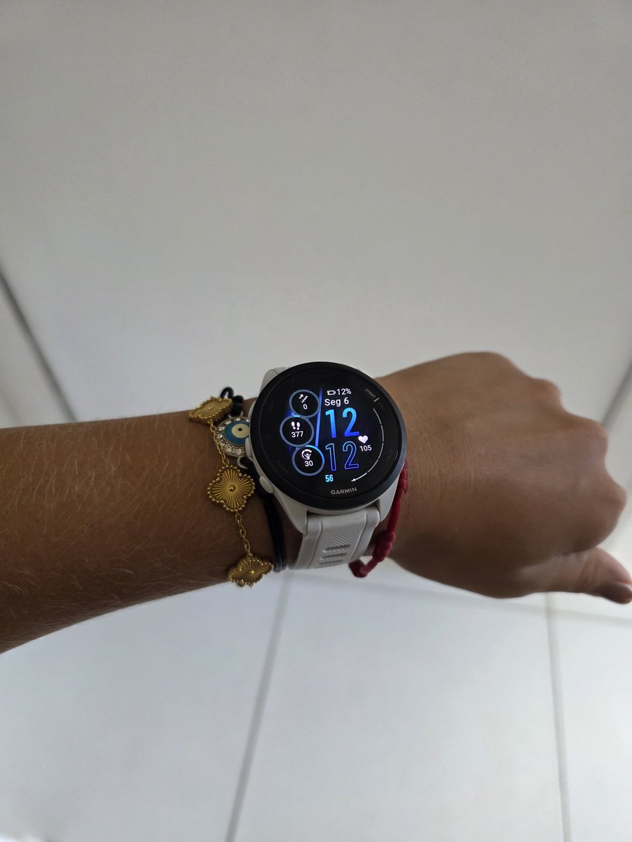 eitapravic's tweet photo. Saindo de casa com a pulseira 7 nós, olho grego e trevo de 4 folhas. Só o necessário hahaha https://t.co/6uAO3Cpd0f