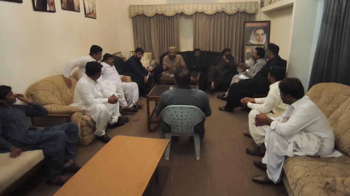 SyedAllahDinoS3's tweet photo. President @PPP_Org District Hyderabad MNA 218 @TariqSJamotPPP Sb Ppp Leader Hyderabad #SyedHassanAliShah  Ppp Young Leader #SyedTahirShah  Listen Problems People of Hyderabad at Jamote House Hyderabad.
@BBhuttoZardari @AseefaBZ @MediaPPPSindh @mediapppdigital @MediaCellPPP https://t.co/uxWTUnpHGt