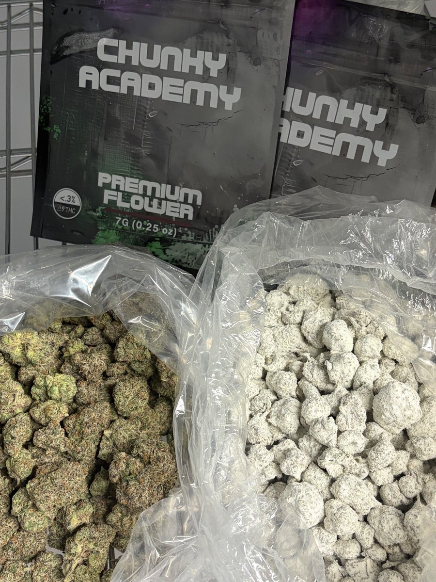chunkyacademy's tweet photo. Delayed order?
DM us the email used for purchase—we’ll add a surprise gift to your package. (applicable to unfulfilled orders)