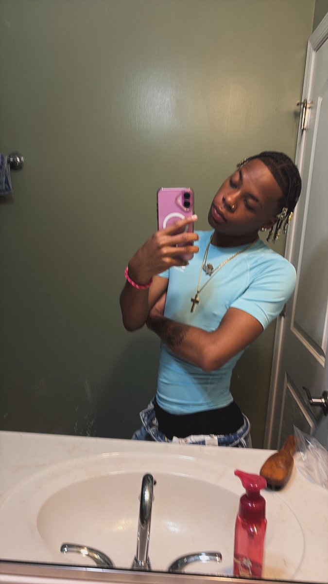 5starrlikk's tweet photo. some so sexy &amp; petite. https://t.co/FWXbB6DWw7