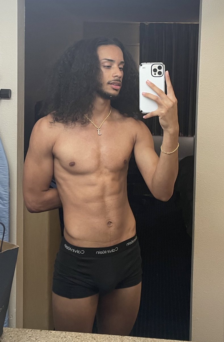 JayHarring11022's tweet photo. Idk. He. PRETTY. Slutty https://t.co/qi3dGMMycs