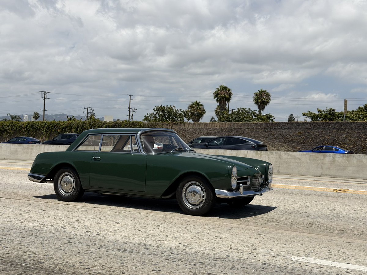 UnknownVehicle's tweet photo. what is the name of this vehicle? https://t.co/d0yrBg7Tws