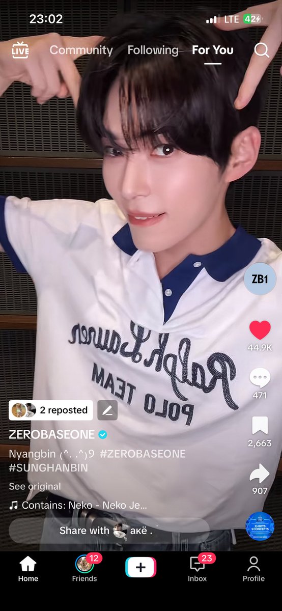 bb_saifa's tweet photo. WAIT WHAT NEKO HANBIN..??😭😭😭
You remember that video where Osuke and Hanbin meet again? 😭
#ソンハンビン #제로베이스원 #zb1 #OSUKE #土田央修 #オウスケ #おうすけ https://t.co/hPgxkIvGKw