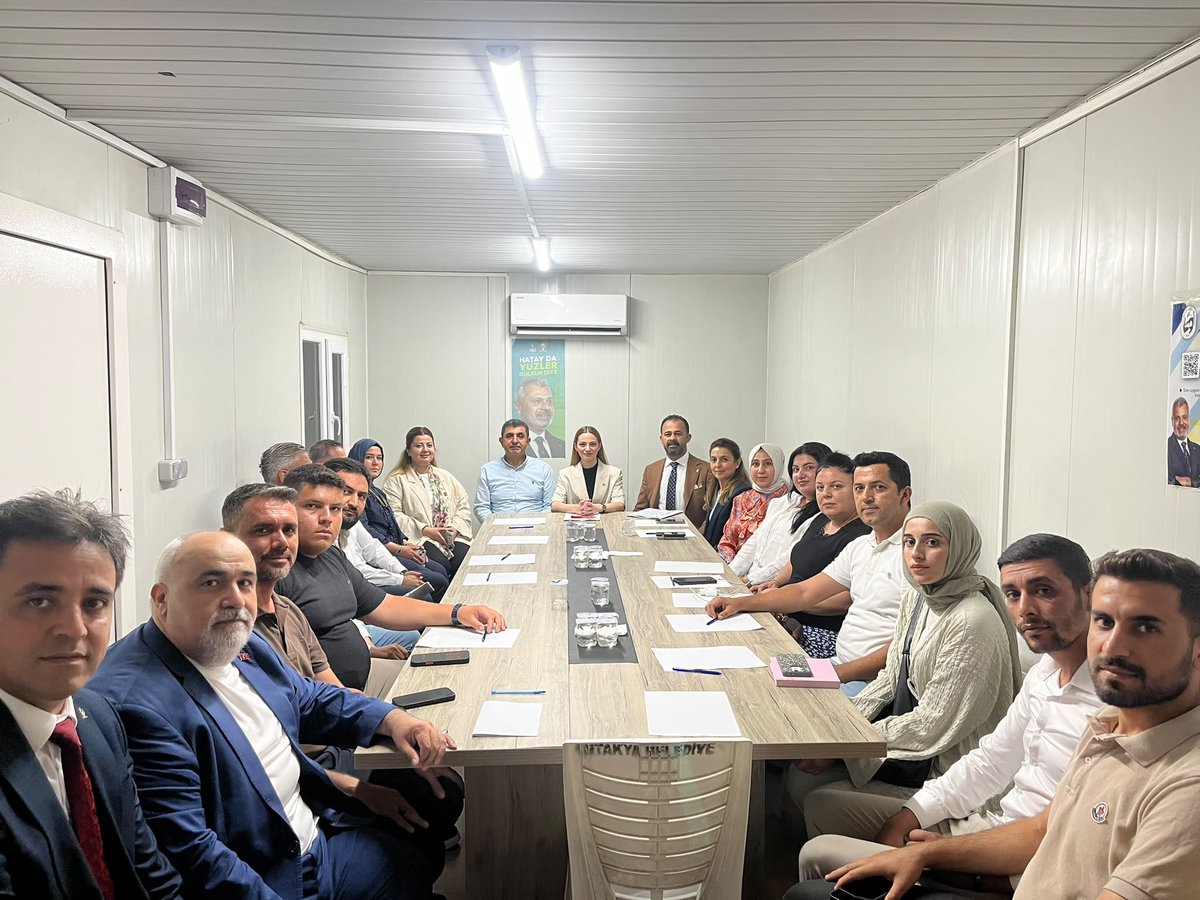 YilmazCansin's tweet photo. 📍Hatay

Bilgi ve İletişim Teknolojileri  Birimi olarak, Akdeniz Bölgesi sorumluluğum kapsamında, İl Başkanımız Sayın @DMustafaErdogan , İl Birim Başkanımız Sayın @Abdulla85339932  il kadın kolları Başkanımız @avfatmagulcalim il Birim Kadın Kolları Başkanımız @ZMevvasoglu ve  ilçe sorumlularımızla bir araya geldik.

Toplantımızın hayırlara vesile olmasını diliyor, değerli dava ve yol arkadaşlarıma gayretli çalışmalarından dolayı teşekkür ediyor, çalışmalarında kolaylıklar diliyorum.

@Akparti 
@AKbilgitek 
@DrOmerileri