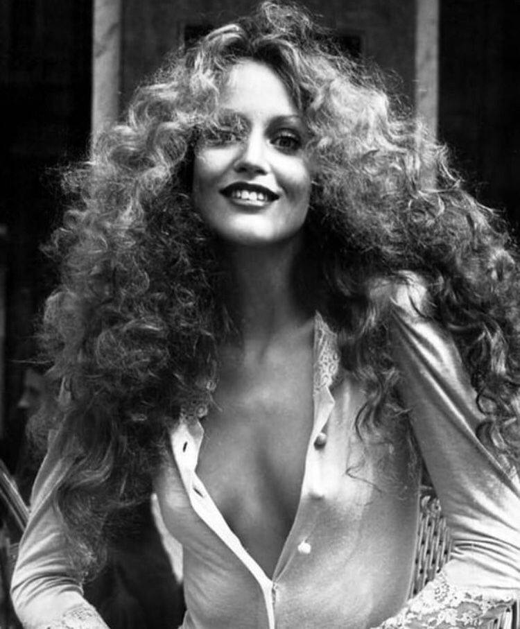 remnantsofpast's tweet photo. Jerry Hall at the Café de Flore, Paris, 1974 https://t.co/zh1E9pFAmh