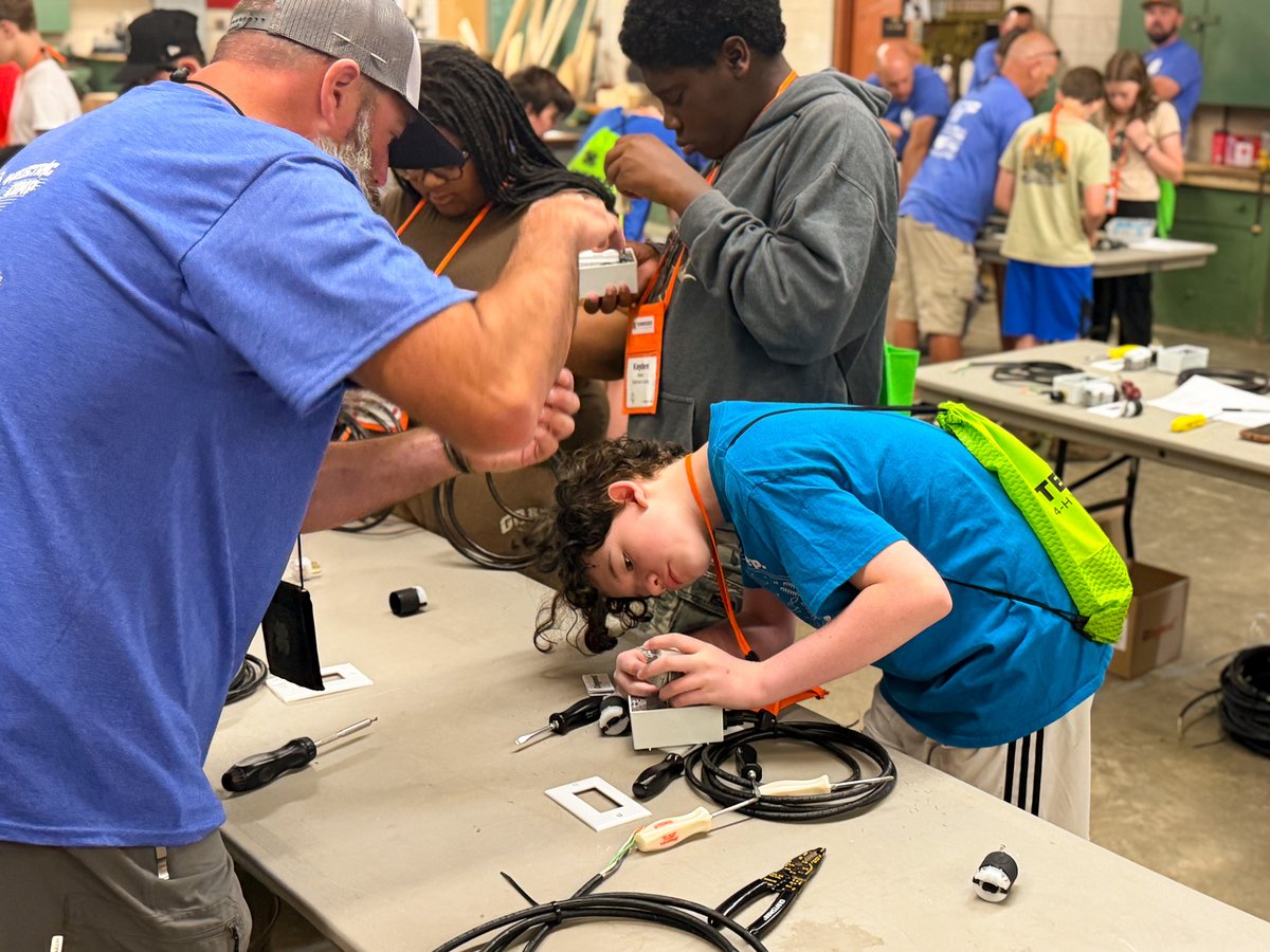 MidTnElectric's tweet photo. Investing in the next generation of energy leaders⚡ 

Seven local students spent the week exploring energy, robotics, drones, and more at TN 4-H Electric Camp!

We're proud to support opportunities like this through scholarships that help make these experiences possible💡 🤖 

#MTE #4HElectricCamp