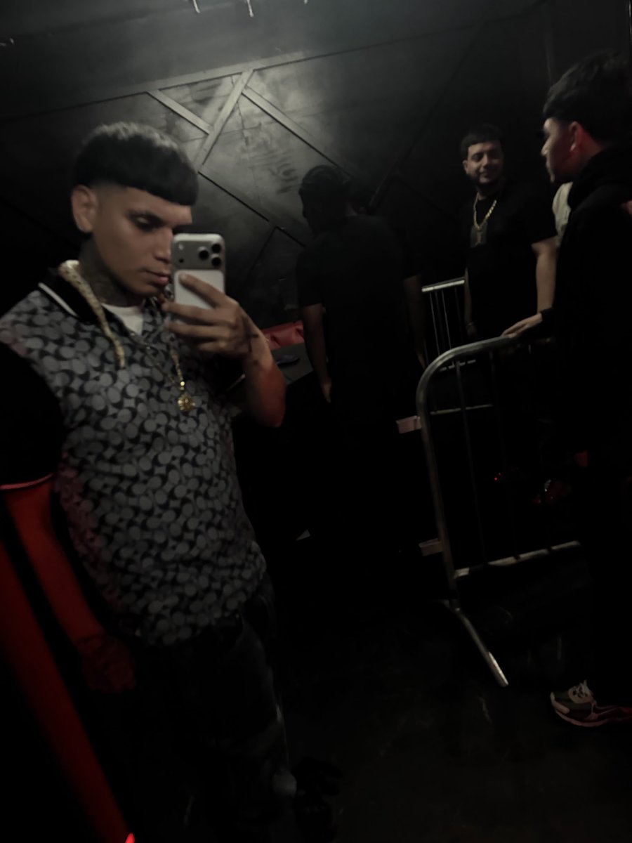 AngellCutzz's tweet photo. #dallas https://t.co/NIvZlZ0fZ3