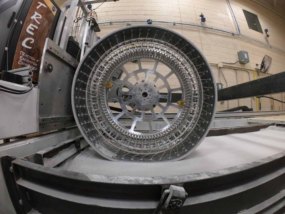 Astrolab_Space's tweet photo. The highest traction space tire was tested with NASA support. 

Our rovers’ tires — developed along with @Venturi — have been tested in facilities everywhere from NASA’s Glenn Research Center to Johnson Space Center. 

The hyper-deformable tire is made up of 192 cable spokes and 96 springs. NASA test platforms put each spring and spoke under scrutiny in the harsh environments they will experience on the Moon. 

We test on Earth so it works on the Moon.