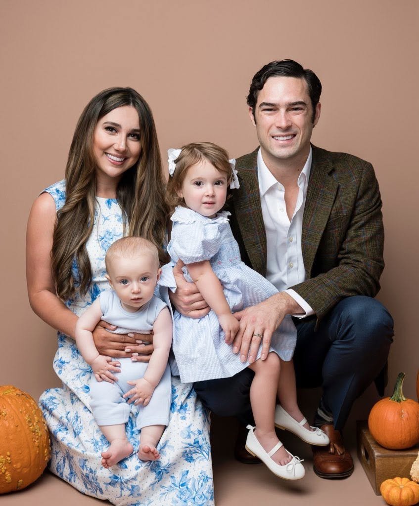 Sturgeons_Law's tweet photo. Funny thing here is his wife is half white and can easily pass for 100% white. https://t.co/uT0KtiZpba