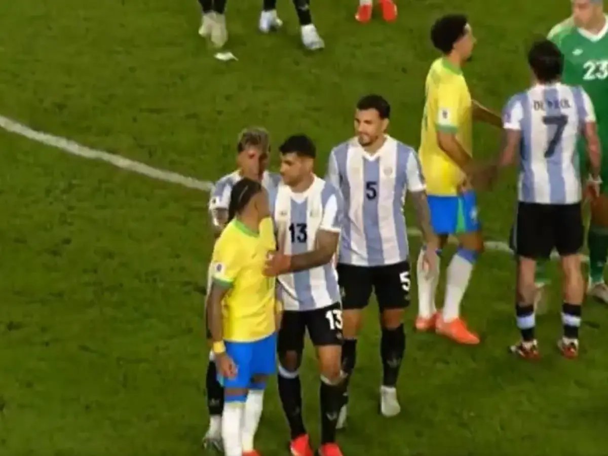 peppipets's tweet photo. >Ano passado criticaram Raphinha por ele não revidar quando a gente perdeu pra Argentina

>Agora criticam o Neymar por ele ter revidado contra a Noruega

O bostileiro é o câncer desse país https://t.co/yEVPYl0DRZ