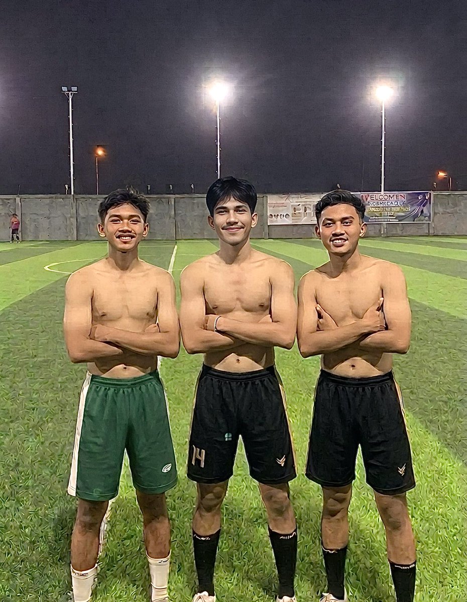 cowohypercrt's tweet photo. ga nyangka ketemu atlet bola di ometv😭￼ berawal dari ome tv sampsi mimin kepoin ig nya haha, followers nya 6k gais!!! SHOCK BGT😭🙏🏼🔥

rata2 atlet emg sangean gini ya? gila baru 20th tapi berOTOT badan nya dan berURAT gila kontl nya hahaha🤣 

full crt ada di grub ya
#prankstr https://t.co/TWKvAsFeOM