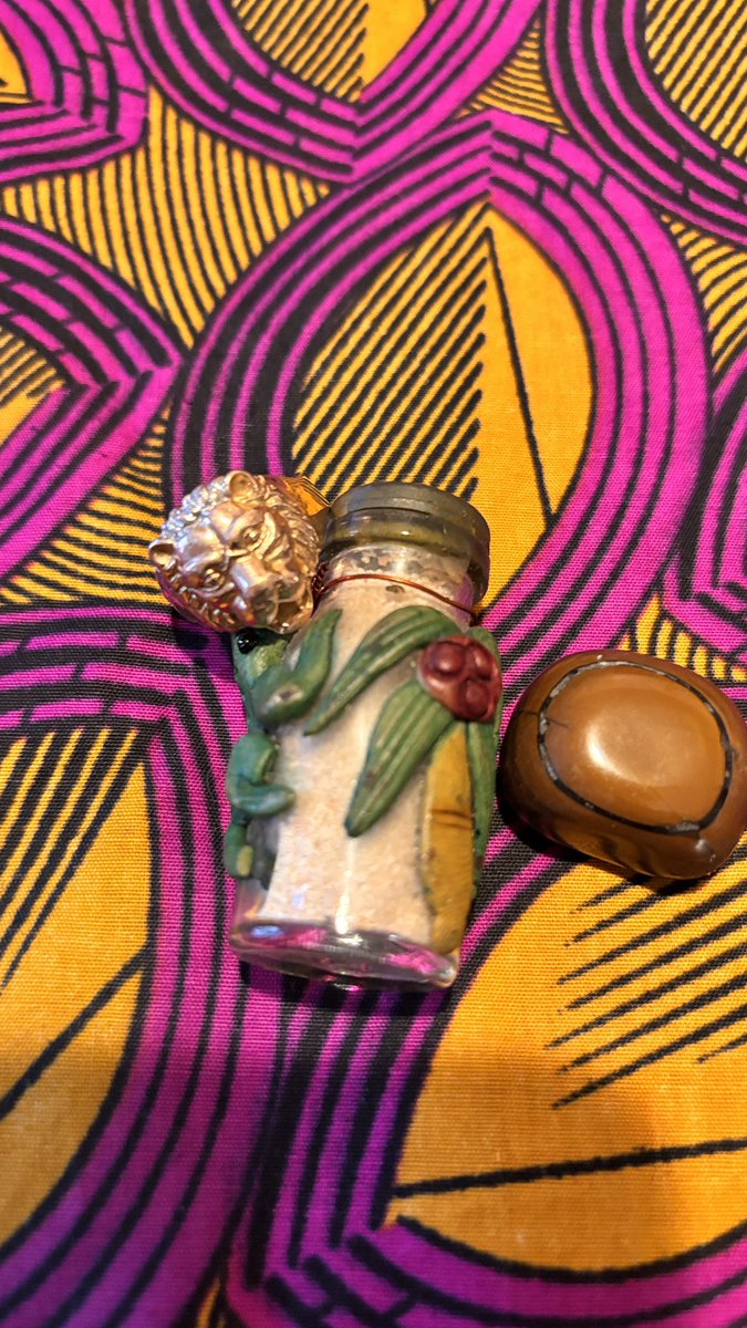 xDecadent's tweet photo. A lil something for the people! Jupiter in Leo collective donation-based readings 🔥

Drop an emoji and I’ll DM you a mini reading: 

Tigers eye 🐅 
Lions head 🦁 
Sand 🏖️ 

I’ll be sending messages until tomorrow morning, 7/7/26 

#collectivereading #jupiterinleo https://t.co/HPYGkAJ3cV
