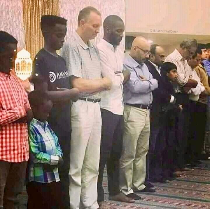 AllahGreatQuran's tweet photo. There is no racism in Islam. https://t.co/t0DviedZYE