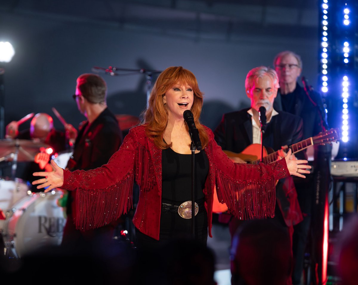 reba's tweet photo. Loved getting to celebrate America’s 250th birthday this past weekend as part of Nashville’s Star-Spangled Bash! If you missed the big show, you can stream it now on @DisneyPlus.

📸: Disney/Jake Giles Netter https://t.co/F9IlB86D2U
