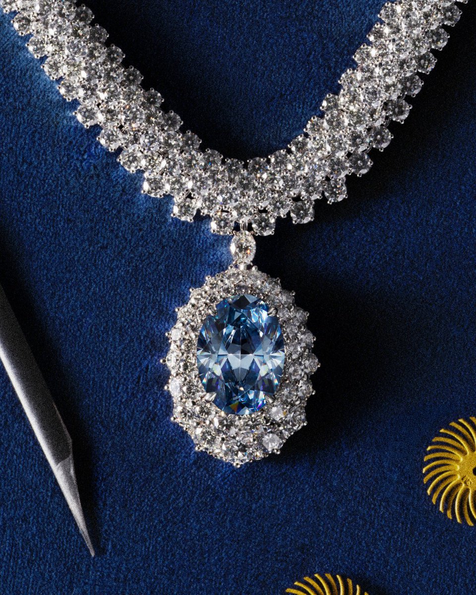 MessikaJewelry's tweet photo. INTRODUCING LE OKAVANGO BLUE.
The masterpiece of the "Terres de Contrastes" High Jewelry collection, inspired by the Okavango Delta and crowned by one of the world's eight largest blue diamonds ever discovered.
#Messika #MessikaHighJewelry https://t.co/PaKP8sM7hA