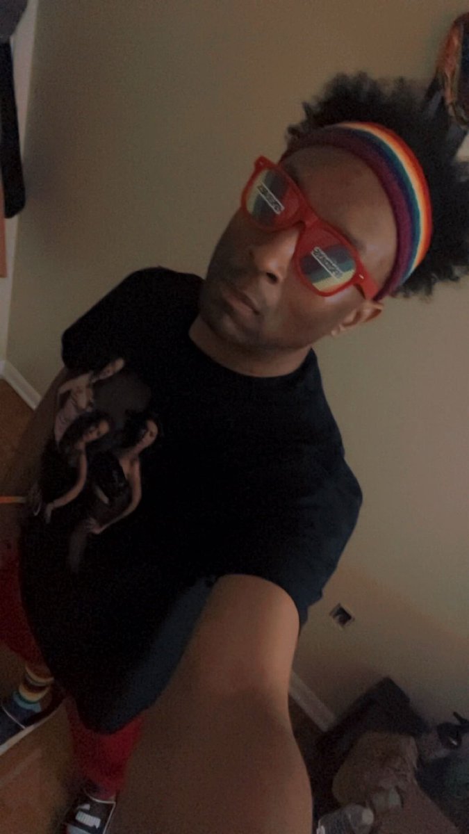 Lamar0384's tweet photo. 98 Degrees Today CHILE…I CAAANT 🤦🏾‍♂️ https://t.co/mG6hRYJTxu