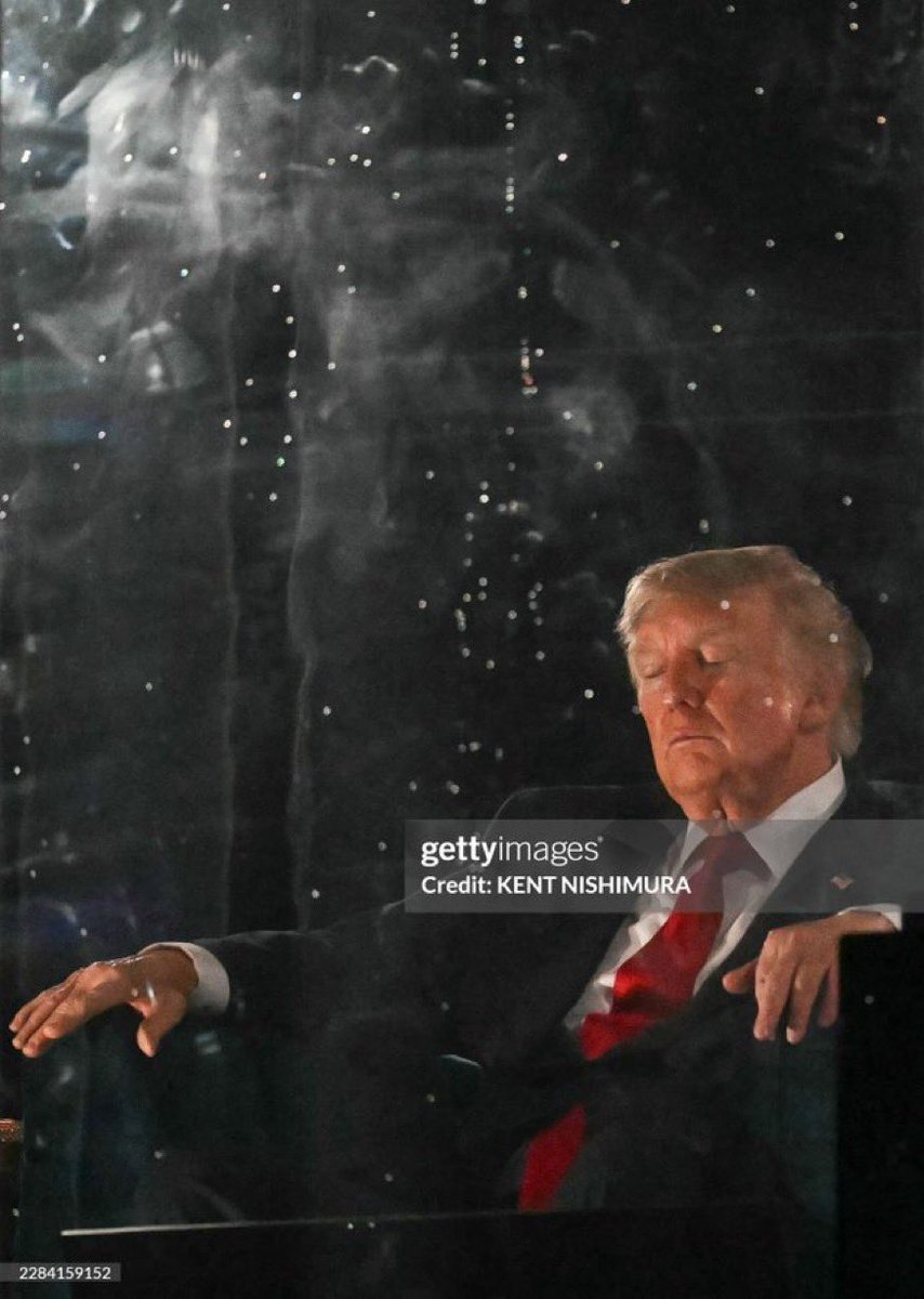 aintscarylarry's tweet photo. 850,000 fireworks and Fuckface still fell asleep. Don’t forget to add this to your book, @jaketapper! https://t.co/uO8kEi9HUs