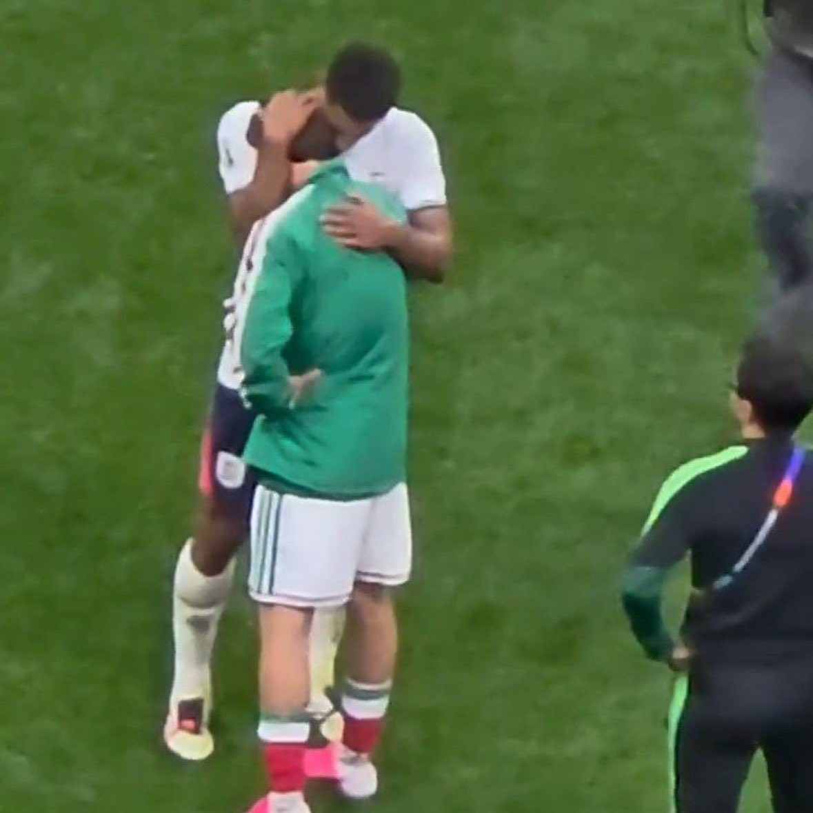 yoyolob's tweet photo. AU Jud3 x m4teo 

Donde jud3 se reencontrará con su ex más importante para enfrentarse en un partido y m4teo esta incómodo con esto.

O

Donde m4teo le pide ayuda a 🐜 para darle celos, pero alguien no parece estar muy contento con eso… https://t.co/e8wyGWZK6B